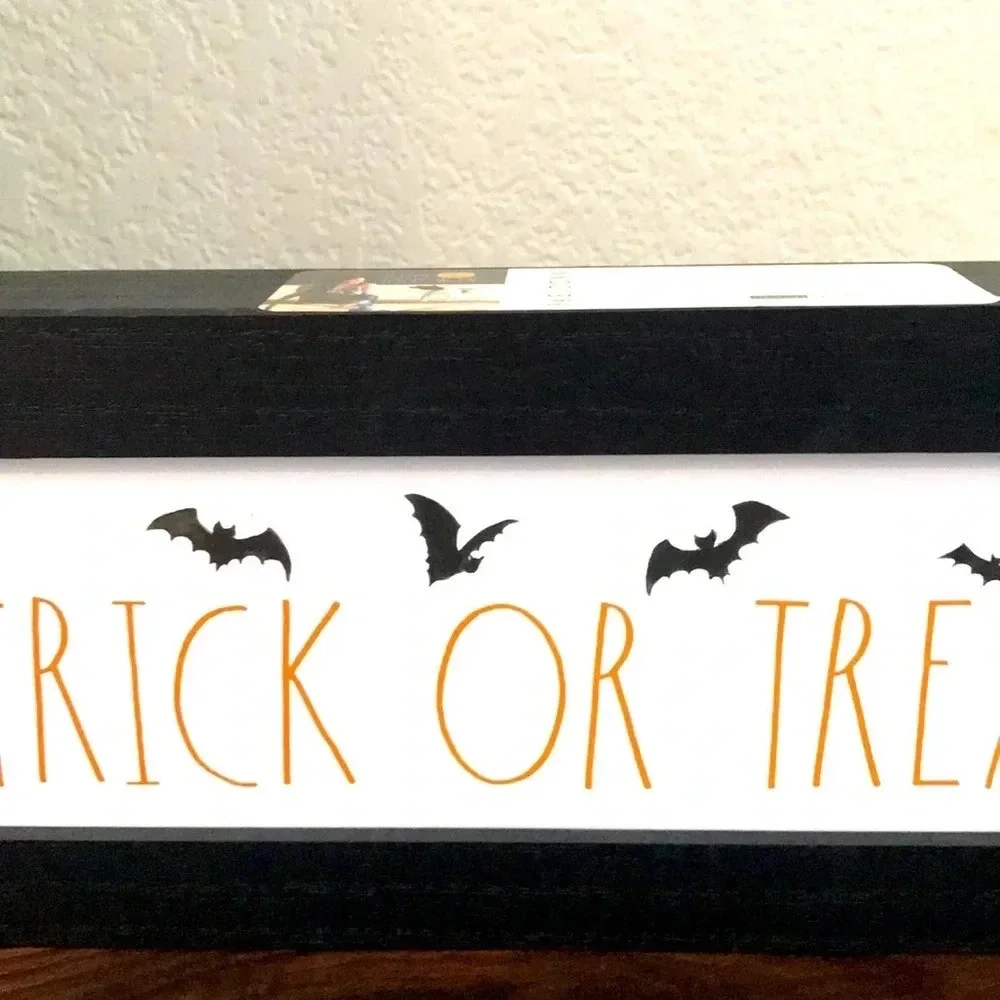 Rae Dunn Trick or Treat Sign